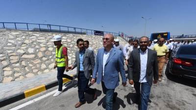 وزير الإسكان يتفقد محطة معالجة الصرف الصحي والصناعى بنظام المعالجة الثنائية بالنوبارية