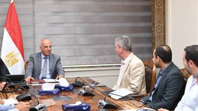 سويلم يبحث مع مسئولي شركة "روبيكون للمياه" الأسترالية إجراءات تطوير المنشآت المائية