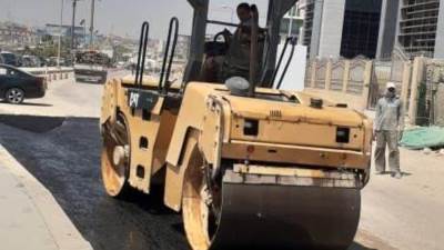 رئيس جهاز المدينة: مواصلة أعمال تنفيذ وتطوير الطرق بمدينة الشيخ زايد