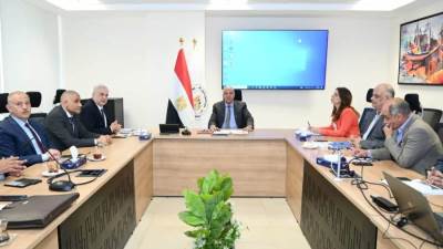 سويلم يوجه بإجراء دراسات بحثية متكاملة للإتزان المائى والبيئي لكافة البحيرات الشمالية