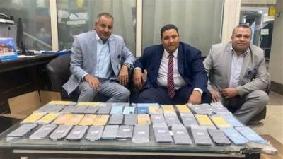 جمارك مطار سوهاج الدولى تضبط محاولة تهريب عدد من الهواتف المحمولة