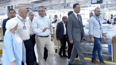 الرئيس التنفيذي للهيئة العامة للاستثمار والمناطق الحرة ومحافظ الإسماعيلية يبحثان فرص الاستثمار شرق القناة