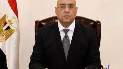 وزير الإسكان يتوجه لمدينة العبور لتفقد مشروعات المياه والصرف بمدينة القاهرة الجديدة