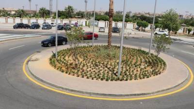 الإسكان: الانتهاء من تطوير طريق الحوفي بمدينة 6 أكتوبر وطرح أماكن لانتظار السيارات