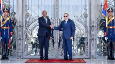 الرئيس السيسى يؤكد لـ"البرهان" موقف مصر الراسخ بالوقوف بجانب السودان