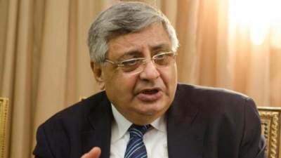 عوض تاج الدين: لا انتشار وبائى لمتحور فيروس كورونا الجديد فى مصر