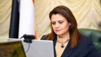 ضمن فعاليات "ساعة مع الوزيرة".. الهجرة: المصريون بالخارج فى قلب اهتمامات القيادة السياسية