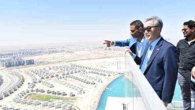 الإسكان": سفير كوريا الجنوبية يتفقد الأبراج الشاطئية والمدينة التراثية بالعلمين