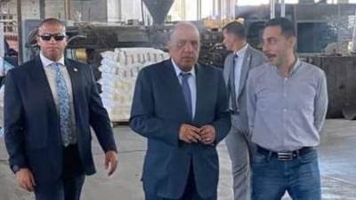 في زيارة مفاجئة.. وزير قطاع الأعمال يتفقد مصانع شركة العبوات والمستلزمات الطبية