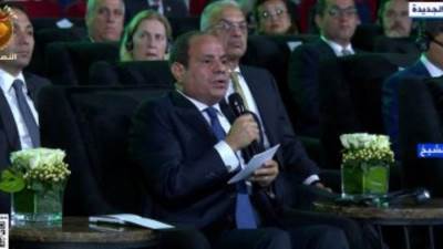 الرئيس السيسي: 5000 شركة تابعة للقطاع الخاص تعمل معنا فى تنفيذ المشروعات