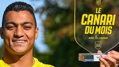 مصطفى محمد يتسلم جائزة أفضل لاعب مع نانت عن شهر سبتمبر