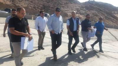 سويلم يتفقد أعمال حماية مدينة شرم الشيخ من أخطار السيول