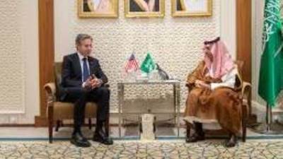 وزير الخارجية السعودي يتلقى اتصالاً هاتفياً من وزير الخارجية الأمريكي