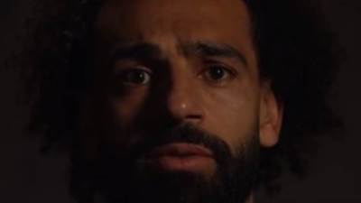 شوبير لمنتقدى محمد صلاح: مش مطلوب منه يمسك بندقية ورسالته عقلانية