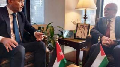 وزير الخارجية الأردني يبحث مع نظيره الفلسطيني استمرار تدفق المساعدات