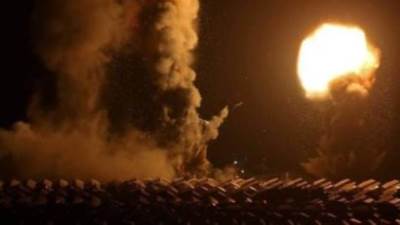 طيران الاحتلال ينفذ أحزمة نارية عنيفة وغارات متتالية على عدة مناطق فى غزة