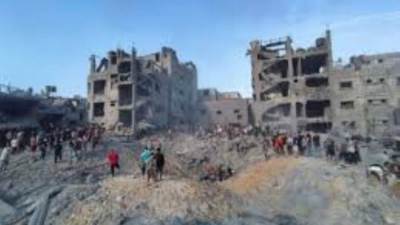 مجزرة جديدة يرتكبها جيش الاحتلال الإسرائيلي في شارع الرشيد بغزة