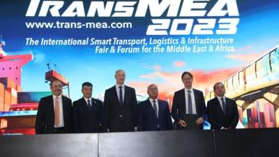 وزير النقل يشهد توقيع عدد 4عقود و5مذكرات تفاهم و1 اتفاقية إطارية