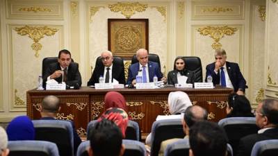 مناقشة طلبات الإحاطة المقدمة من بعض النواب بشأن المستبعدين من مسابقة ال30 ألف معلم