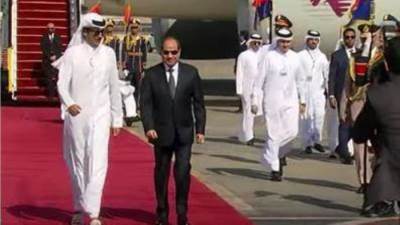 الرئيس السيسى يستقبل أمير قطر لدى وصوله مطار القاهرة