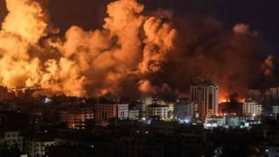 إعلام فلسطينى: 4 شهداء فى غارة على دير البلح وسط قطاع غزة