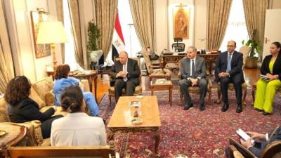 وزير الخارجية يؤكد أن الانتهاكات التي تتعرض لها المرأة الفلسطينية في غزة ترقى لجرائم الحرب