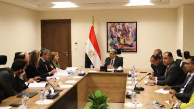 وزير الكهرباء يستقبل نائبة رئيس بنك الاستثمار الأوروبى لبحث التعاون المشترك