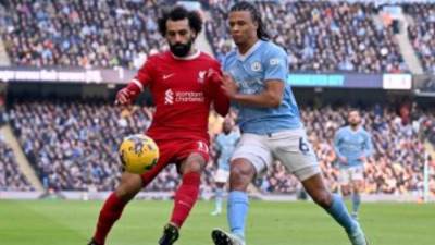 أكي مدافع مانشستر سيتي: من الصعب مراقبة محمد صلاح