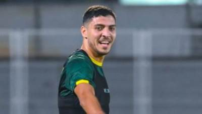 محمد شريف فى مواجهة بنزيما بتشكيل الخليج ضد الاتحاد بالدورى السعودى