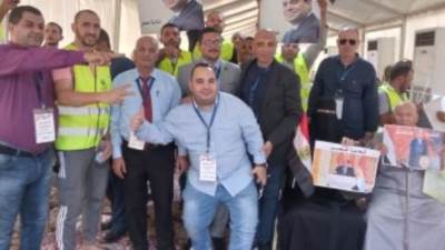 توافد المصريين بجدة على للجان للتصويت بانتخابات الرئاسة بهتافات "تحيا مصر"