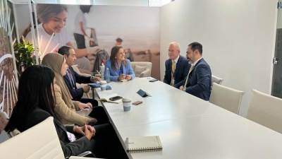 وزيرة التخطيط تلتقي ممثلي شركة فورتسكيو للطاقة الخضراء