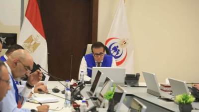 وزير الصحة يترأس غرفة الأزمات المركزية لمتابعة التأمين الطبي للانتخابات الرئاسية