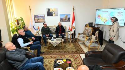 وزير الإسكان يعقد اجتماعا بمقر جهاز مدينة السويس الجديدة لمتابعة سير العمل بمشروعات المرحلة الأولى