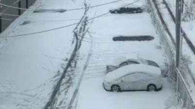 عواصف ثلجية مدمرة تضرب أمريكا وإلغاء أكثر من 1000 رحلة جوية