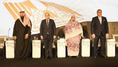 وزير التجارة والصناعة يستعرض فرص ومقومات قطاع الأسمنت المصري