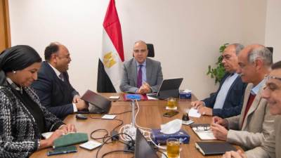 سويلم يتابع إجراءات مراجعة وتطوير الخطة القومية للموارد المائية حتي عام 2050