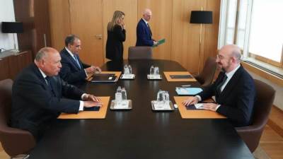 وزير الخارجية يلتقي رئيس المجلس الأوروبي