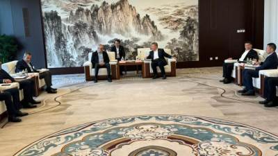 وزير الاسكان يبحث مع رئيس شركة "CSCEC" الصينية موقف المشروعات المشتركة