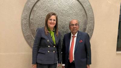 وزيرة التخطيط تبحث فرص الاستثمار مع رئيس مجلس إدارة مجموعة "هندوجا" الهندية