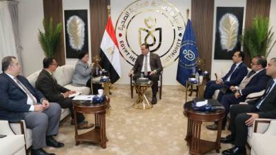 رئيس الرعاية الصحية يلتقي رئيس الجمعية المصرية لأعضاء الكلية الملكية البريطانية لطب الأطفال