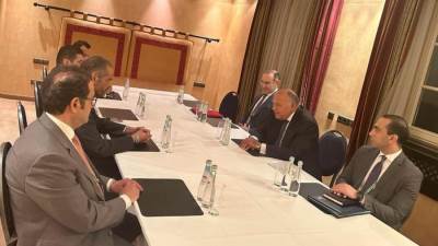 وزير الخارجية يلتقي بوزير خارجية دولة الكويت خلال تواجدهما في مؤتمر ميونخ للأمن