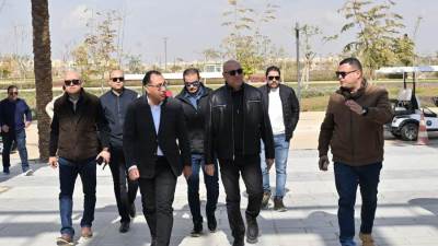 رئيس الوزراء يتفقد الحدائق المركزية (النهر الأخضر ) بالعاصمة الإدارية الجديدة