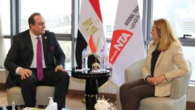 رئيس الرعاية الصحية والمدير التنفيذي للأكاديمية الوطنية للتدريب يشهدان تخريج الدفعة الأولى من برنامج تأهيل العاملين