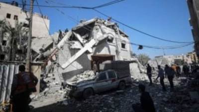 القاهرة الإخبارية: طيران الاحتلال الإسرائيلى يقصف مناطق متفرقة فى رفح الفلسطينية