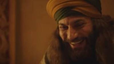 مسلسل الحشاشين الحلقة 13.. عمر الخيام يفكر في الهروب خارج أصفهان