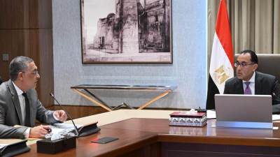 رئيس الوزراء يتابع تنظيم مؤتمر الاستثمار بالتعاون مع الاتحاد الأوروبي