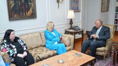 وزير الخارجية يستقبل كبيرة منسقي الأمم المتحدة للشئون الإنسانية وإعادة الإعمار في غزة