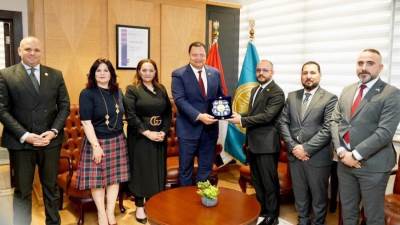 أحمد طه: حريصون على نقل التجربة المصرية بالتأمين الشامل للأشقاء في العراق