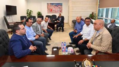 وزير الإسكان يعقد اجتماعا بمقر جهاز مدينة العلمين الجديدة لمتابعة معدلات إنجاز المشروعات الجارى تنفيذها بالمدينة