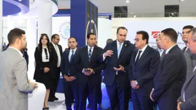 رئيس هيئة الرعاية الصحية يستقبل وزير الصحة لزيارة جناح الهيئة المشارك بالمعرض الطبي